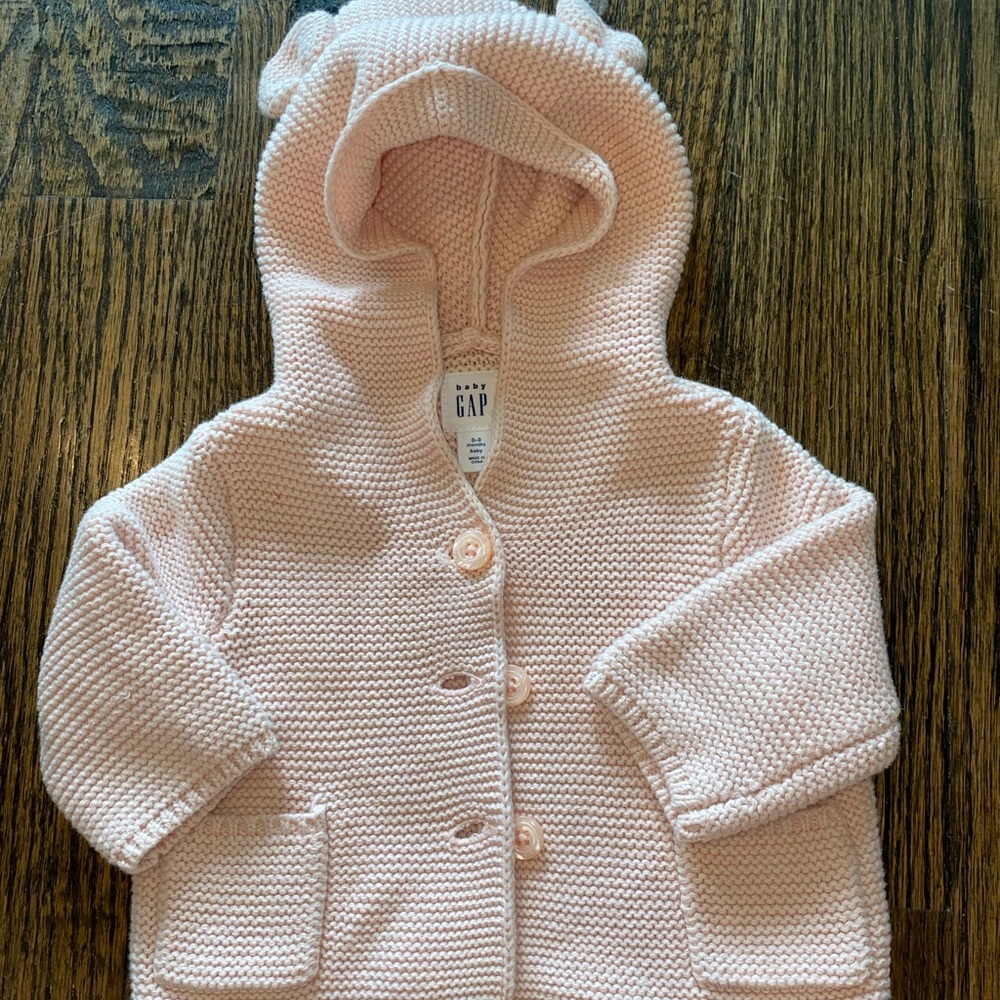 Baby pink gap sweater worn one time
